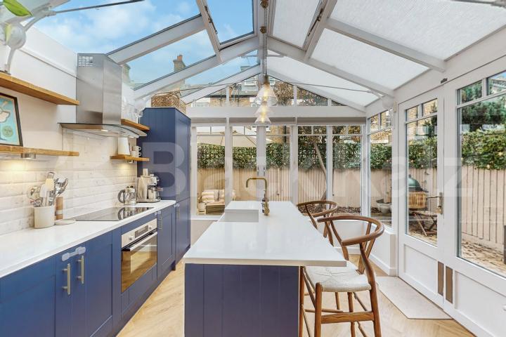 Stylish & contemporary maisonette flooded with natural light  Odger Street, Battersea 